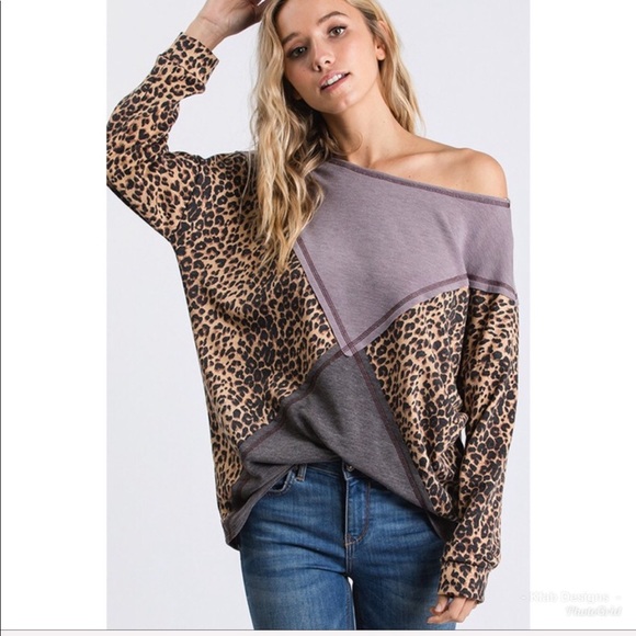 Tops - ❤️LAST 2! Animal Print Super Soft Color Block Top!